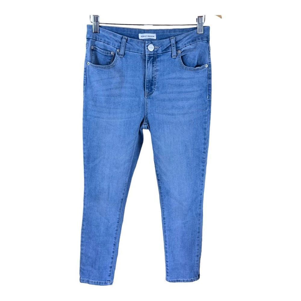 Ashley Mason Light Wash Stretchy Skinny Jeans ￼
